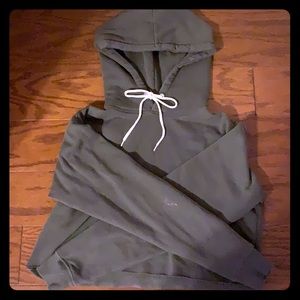 cropped hoodie